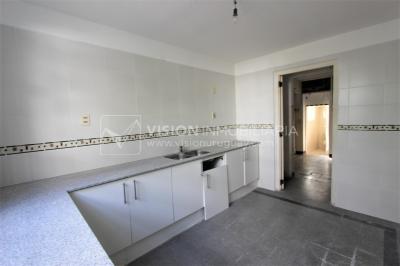 Padrón único de 641m2 en Pocitos con Casa de 13 ambientes, 302m2 construidos.