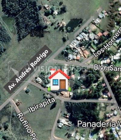 Venta de Casa / Chacra en Lagos del Norte, Rivera. 1.769 m2 de Terreno y 137 m2 Construidos. Piscina. Casa en una planta, Construcción Tradicional con Tejas. 4 dormitorios y 2 baños completos. Gran estufa a Leña. U$ 115.000 dólares