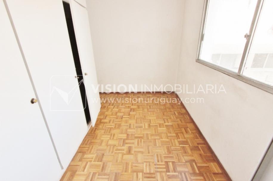 Alquila Apto. de 200m2 sobre el Parque Villa Biarritz, 3 dorm+servicio, garaje-67