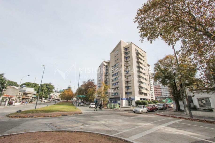 Tres Cruces Apto 1 Dorm, Piso 15 - vistas, Balcón y Terraza Lav, 43 m2.-61