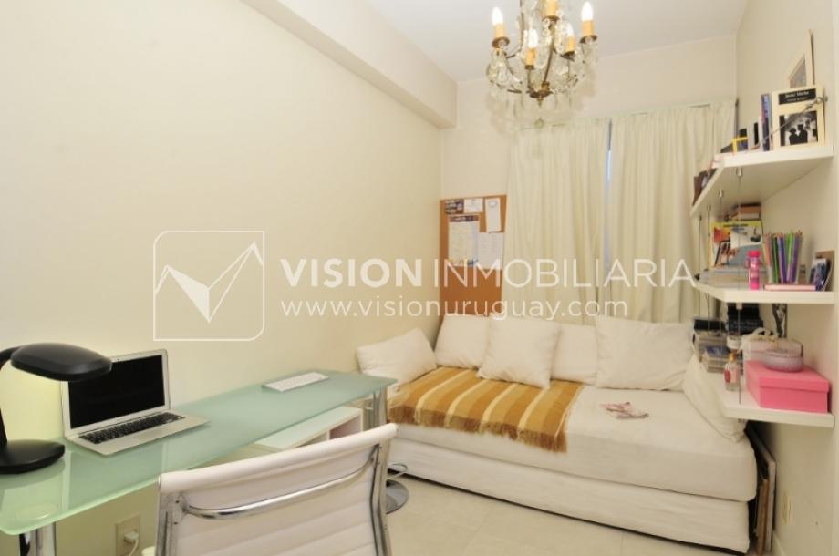 Apto. VIP sobre Rbla. 140 m2 con 3 dorm, 3 baños, cochera 2 automóviles-9