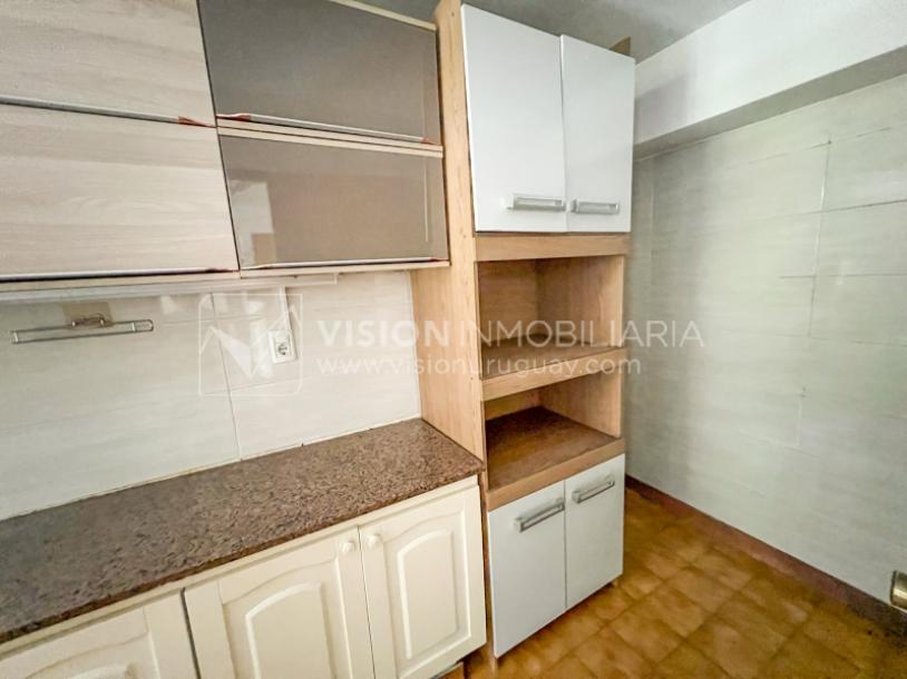 Apartamento con Renta en Venta al frente 2 Dormitorios 2 Baños, La Blanqueada, Av. 8 de Octubre, en Piso 3. Semiequipado. Amenities: 3 Parrilleros, gran Patio Juegos para Niños. Portería y Vigilancia-15