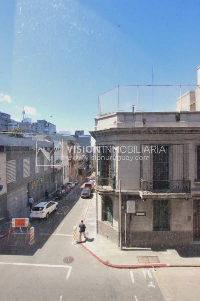 Edificio Palacio Amézaga, oportunidad de inversión, a reciclar para sede corporativa, oficinas u otro destino, 1500 m2 en el corazón de la Cd. Vieja.