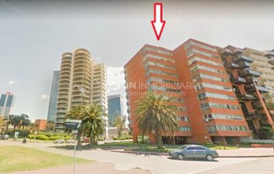Apartamento en Rambla Piso alto al Puertito del Buceo 3 dorm + Servicio, 180 m2; Alquiler U$S 2.250 / GC $31.000