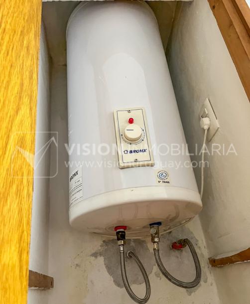 Apartamento con Renta en Venta al frente 2 Dormitorios 2 Baños, La Blanqueada, Av. 8 de Octubre, en Piso 3. Semiequipado. Amenities: 3 Parrilleros, gran Patio Juegos para Niños. Portería y Vigilancia-11