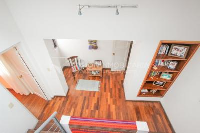 Casa inmaculada, reciclaje gran nivel, diseño y confort, Padrón Único, Punta Carretas; 3 dorm y 3 baños, barbacoa cerrada y terraza al frente, patio interior, 202 m2 construidos. A 20 mts. de Rambla, vista lateral al mar.