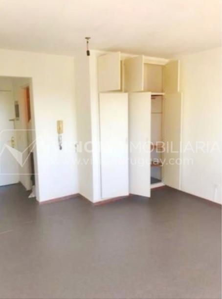 Monoambiente para Inversión frente a Tres Cruces Terminal y Shopping, Piso 4. Renta $13.000 pesos - INVIERTA U$ 73.500 dólares.-8