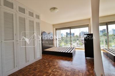 Alquila Apto. de 200m2 sobre el Parque Villa Biarritz, 3 dorm+servicio, garaje