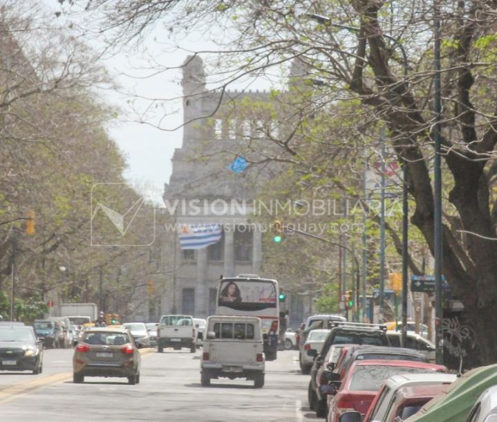 Apto nuevo 2 Dorm, 1 Baño, Av Libertador, 3er Piso MB vista, Sol directo todo el día, 2 balcones, 51 m2, Centro / Aguada. Renta sin impuestos: Vivienda Social.-62