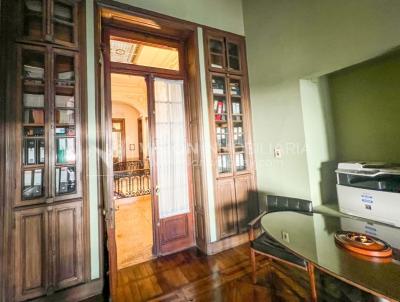 Venta de Palacete: Mansión señorial de 1913 de 690 m2 interiores y 224 de terrazas; 4 plantas, una reciclada inmaculada de gran nivel, completamente Amueblada. Ciudad Vieja. Inversión: U$ 400.000 dólares