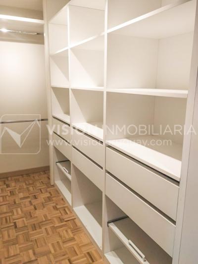 Apartamento en Rambla Piso alto al Puertito del Buceo 3 dorm + Servicio, 180 m2; Alquiler U$S 2.250 / GC $31.000