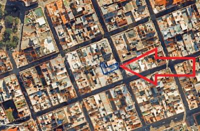 Oportunidad de Inversión: Venta de Mansión de 1905 de prestancia Señorial. Son 676 m2 en 2 plantas. Inmaculada, gran nivel. Amueblada. Ciudad Vieja. Terreno de 393 m2. Fachada de 10,5 mts. por calle Misiones. Protección Patrimonial grado 3 - U$ 507.1