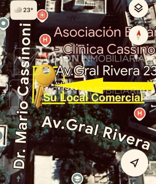 Oportunidad Alquiler de Local Comercial en la Esquina de Av Gral Rivera y Mario Cassinoni casi Bvar Artigas. $100.000 pesos mensuales, sin GC. Son 95 m2, Planta Baja.-45