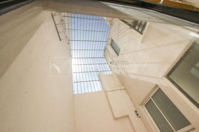 Casa inmaculada, reciclaje gran nivel, diseño y confort, Padrón Único, Punta Carretas; 3 dorm y 3 baños, barbacoa cerrada y terraza al frente, patio interior, 202 m2 construidos. A 20 mts. de Rambla, vista lateral al mar.