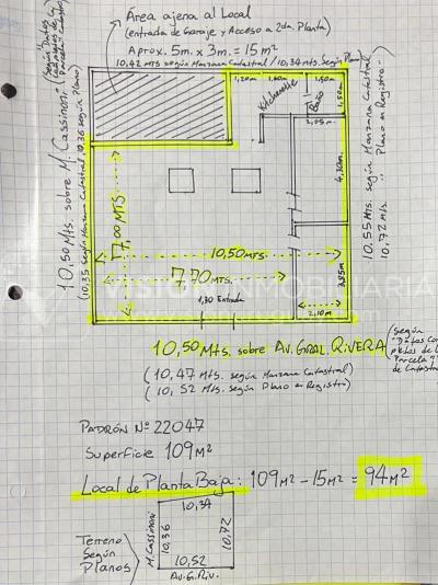 Oportunidad Alquiler de Local Comercial en la Esquina de Av Gral Rivera y Mario Cassinoni casi Bvar Artigas. $100.000 pesos mensuales, sin GC. Son 95 m2, Planta Baja.