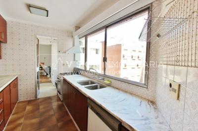 Alquila Apto. de 200m2 sobre el Parque Villa Biarritz, 3 dorm+servicio, garaje