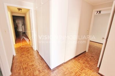 Alquila Apto. de 200m2 sobre el Parque Villa Biarritz, 3 dorm+servicio, garaje