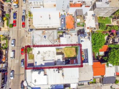 Padrón Único de 280 m2 en Punta Carretas a 50 mts. de Rambla. 132 m2 construidos. Ideal para proyectar su casa, edificio de 3 o 4 pisos, empresa, local gastronómico o restaurante, clínica, instituto u otro. Originalmente 2 dorm y 2 baños, garaje, pat