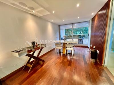 Apartamento en Venta en Pocitos / Punta Carretas.  Bajó de Precio!!  2 Dormitorios, uno en Suite con Vestidor.  2 Baños, Balcón, terminaciones Premium.  Se vende Amueblado. Tiene cómodo Garaje para 1 auto.  Piso 4 al frente.  Amenities: Barbacoa y Gy