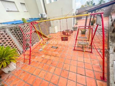 Apartamento con Renta en Venta al frente 2 Dormitorios 2 Baños, La Blanqueada, Av. 8 de Octubre, en Piso 3. Semiequipado. Amenities: 3 Parrilleros, gran Patio Juegos para Niños. Portería y Vigilancia