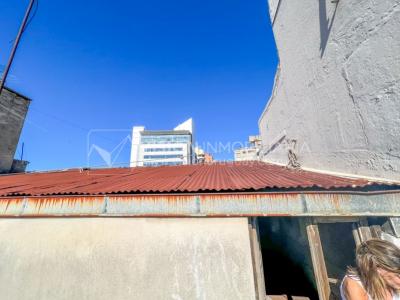 Venta de Palacete: Mansión señorial de 1913 de 690 m2 interiores y 224 de terrazas; 4 plantas, una reciclada inmaculada de gran nivel, completamente Amueblada. Ciudad Vieja. Inversión: U$ 400.000 dólares