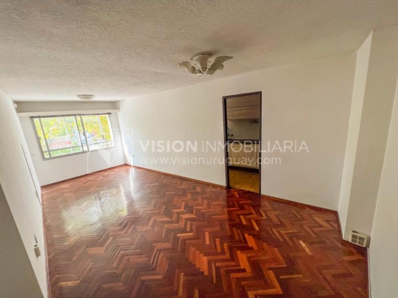 Apartamento con Renta en Venta al frente 2 Dormitorios 2 Baños, La Blanqueada, Av. 8 de Octubre, en Piso 3. Semiequipado. Amenities: 3 Parrilleros, gran Patio Juegos para Niños. Portería y Vigilancia-2