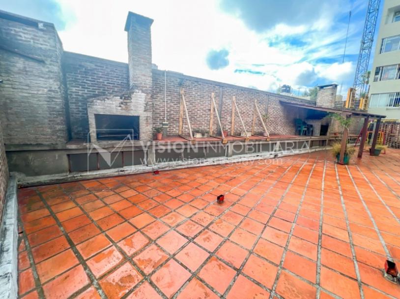 Apartamento con Renta en Venta al frente 2 Dormitorios 2 Baños, La Blanqueada, Av. 8 de Octubre, en Piso 3. Semiequipado. Amenities: 3 Parrilleros, gran Patio Juegos para Niños. Portería y Vigilancia-61