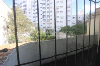 Padrón único de 641m2 en Pocitos con Casa de 13 ambientes, 302m2 construidos.