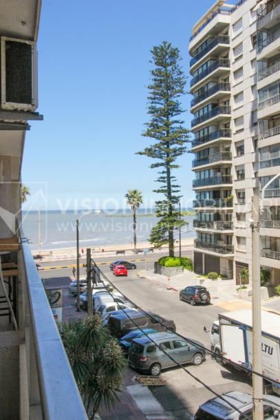 Apto Pocitos esq. Rambla, 3 Dorm 2 Baños, Cocina definida, 2do Piso al Frente, Garaje.-5