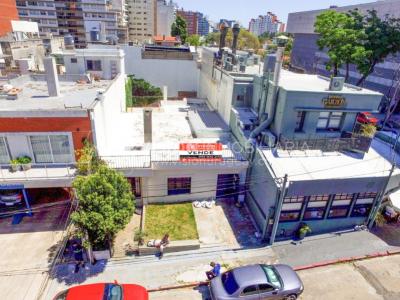 Padrón Único de 280 m2 en Punta Carretas a 50 mts. de Rambla. 132 m2 construidos. Ideal para proyectar su casa, edificio de 3 o 4 pisos, empresa, local gastronómico o restaurante, clínica, instituto u otro. Originalmente 2 dorm y 2 baños, garaje, pat
