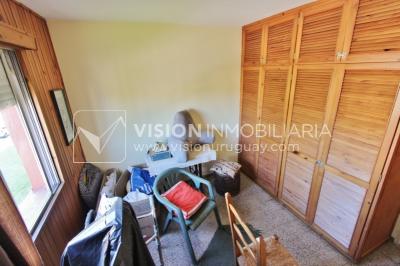 Apartamento de 2 dormitorios y 1 baño, Villa Española, 2do piso.