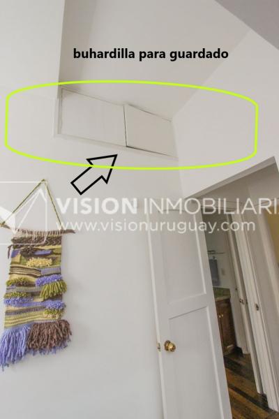 Casa inmaculada, reciclaje gran nivel, diseño y confort, Padrón Único, Punta Carretas; 3 dorm y 3 baños, barbacoa cerrada y terraza al frente, patio interior, 202 m2 construidos. A 20 mts. de Rambla, vista lateral al mar.