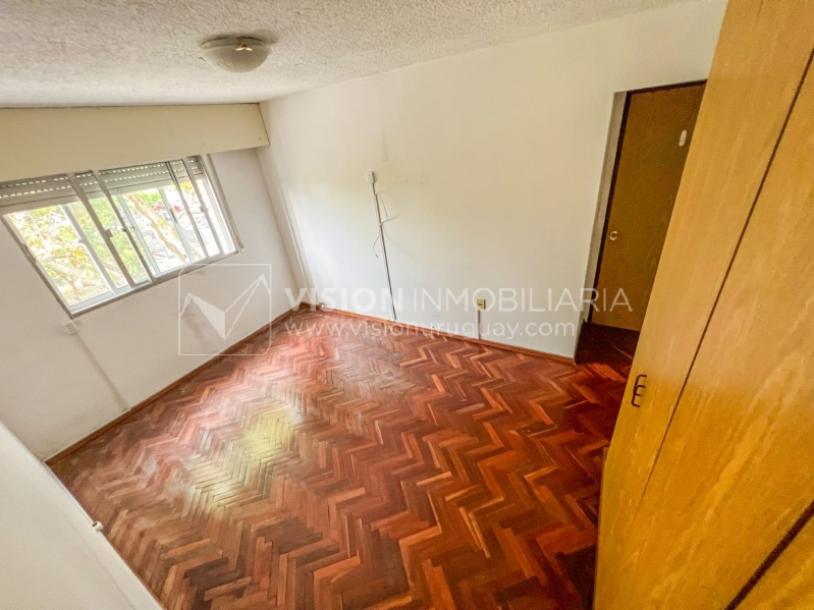 Apartamento con Renta en Venta al frente 2 Dormitorios 2 Baños, La Blanqueada, Av. 8 de Octubre, en Piso 3. Semiequipado. Amenities: 3 Parrilleros, gran Patio Juegos para Niños. Portería y Vigilancia-35