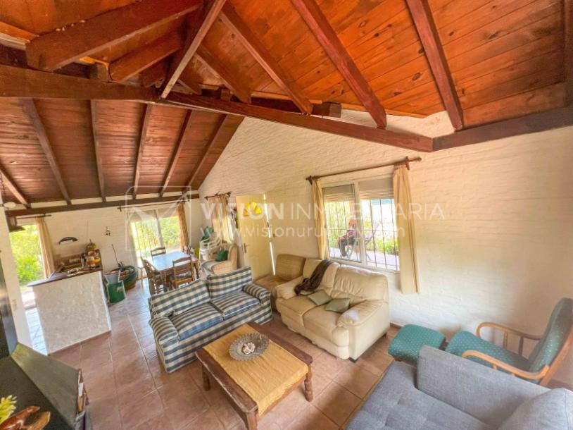 Venta de Casa en Santa Lucia del Este: 2 Dorm. y Baño, más Apto. 1 Dorm. y Baño. Estufa a Leña, Parrillero, Jardín, Fondo, Cochera Porsche, Cerco. 554 m2 de Terreno, 125 m2 construidos. a 150 mts de la Rambla. Se vende Totalmente Amueblada y Equipada-19