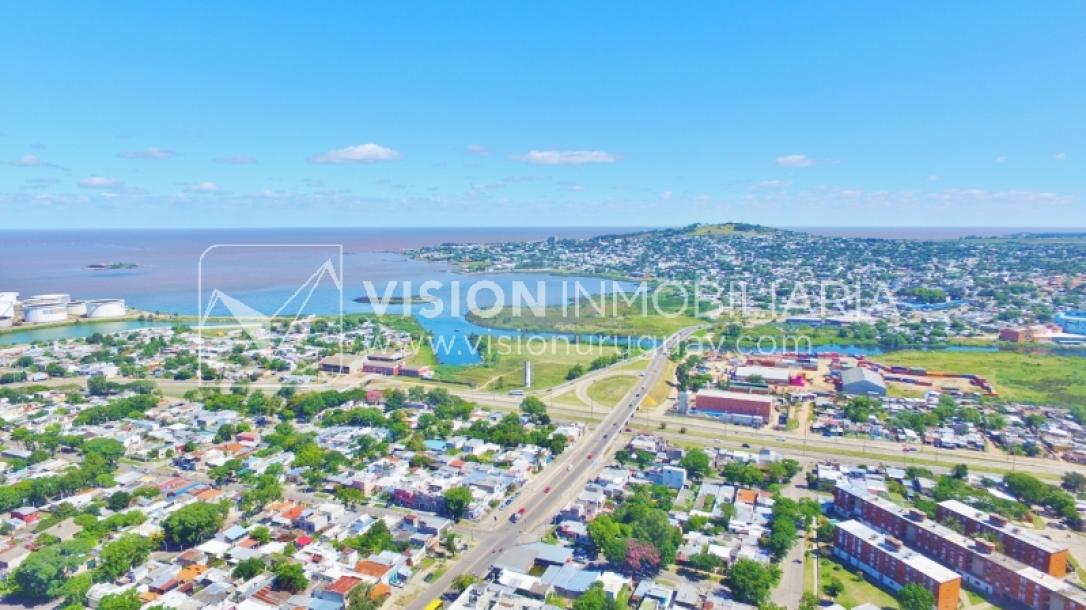 Casa impecable en La Teja, 3 dorm y 1 baño, barbacoa, garaje p/ 2 autos-47