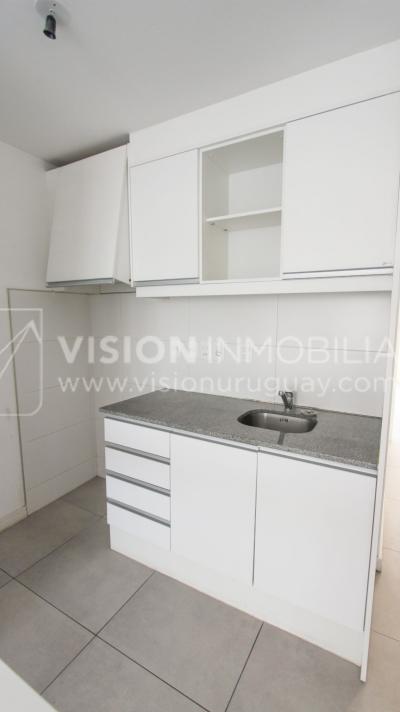 Apto nuevo 2 Dorm, 1 Baño, Av Libertador, 3er Piso MB vista, Sol directo todo el día, 2 balcones, 51 m2, Centro / Aguada. Renta sin impuestos: Vivienda Social.