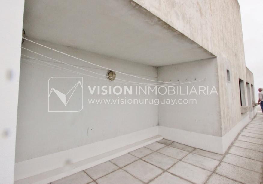 Apartamento-Monoambiente equipado, 25 m2, frente al Punta Carretas Shopping.-24