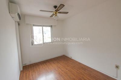 Apto. 1 Dorm. divino punto en Pocitos, a 200m de Rambla, 34m2. Alquiler $26.000 / GC $3500