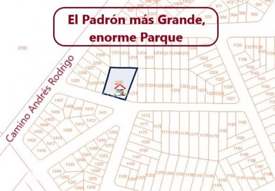 Venta de Casa / Chacra en Lagos del Norte, Rivera. 1.769 m2 de Terreno y 137 m2 Construidos. Piscina. Casa en una planta, Construcción Tradicional con Tejas. 4 dormitorios y 2 baños completos. Gran estufa a Leña. U$ 115.000 dólares-36