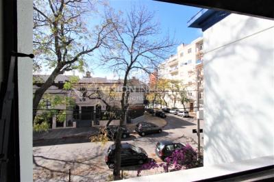 Padrón único de 641m2 en Pocitos con Casa de 13 ambientes, 302m2 construidos.