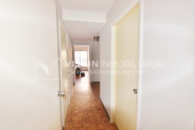 Alquila Apto. de 200m2 sobre el Parque Villa Biarritz, 3 dorm+servicio, garaje