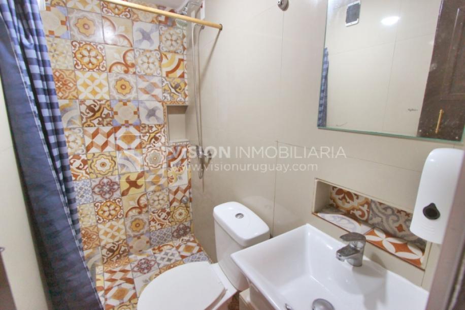 Hospedaje Hotel Hostal Pensión con Renta, 30 habitaciones, 457m2 construidos, Cd. Vieja-29