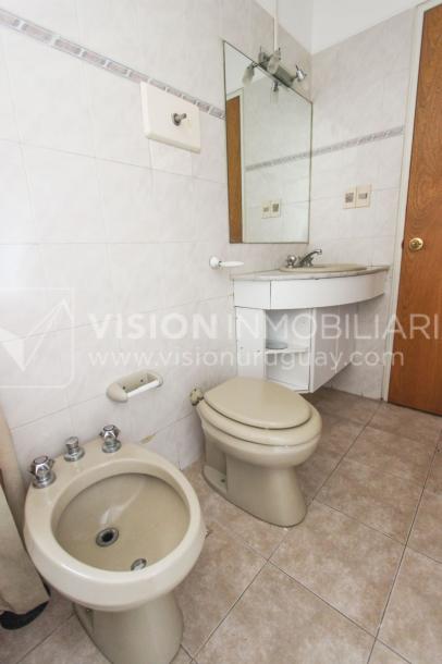 Tres Cruces Apto 1 Dorm, Piso 15 - vistas, Balcón y Terraza Lav, 43 m2.-23