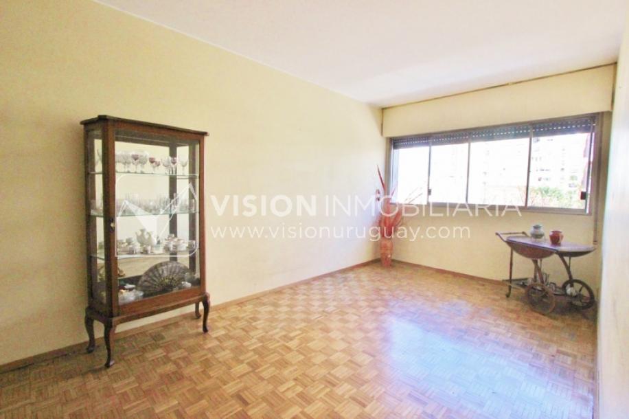 Excelente Apartamento en Pocitos, Pagola casi Rambla; 3 dormitorios y 2 baños, cocina definida. Con Garaje.-7