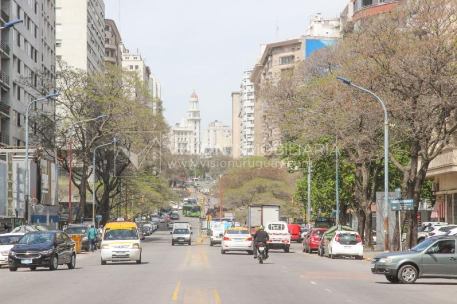 Apto nuevo 2 Dorm, 1 Baño, Av Libertador, 3er Piso MB vista, Sol directo todo el día, 2 balcones, 51 m2, Centro / Aguada. Renta sin impuestos: Vivienda Social.-63