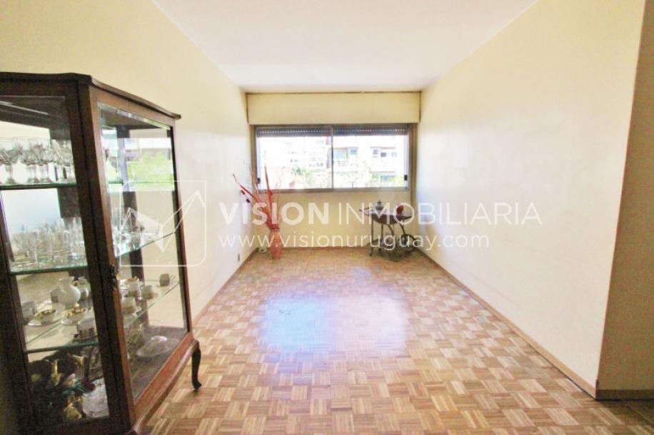 Excelente Apartamento en Pocitos, Pagola casi Rambla; 3 dormitorios y 2 baños, cocina definida. Con Garaje.-6