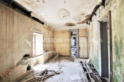 Edificio Palacio Amézaga, oportunidad de inversión, a reciclar para sede corporativa, oficinas u otro destino, 1500 m2 en el corazón de la Cd. Vieja.