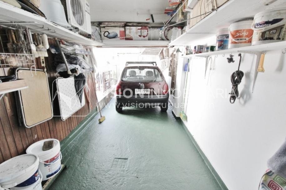 Casa impecable en La Teja, 3 dorm y 1 baño, barbacoa, garaje p/ 2 autos-37