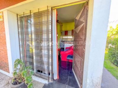 Venta conjunta de Dos Casas independientes en un gran terreno de 622 m2, una de 2 Dormitorios y 1 Baño, la otra de 1 Dormitorio y 1 Baño, Parrillero, Garaje. Barrio Español del balneario Atlántida, 8 cuadras al Norte de la Interbalnearia por Ruta 11.