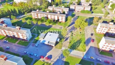 Apartamento de 2 dormitorios y 1 baño, Villa Española, 2do piso.